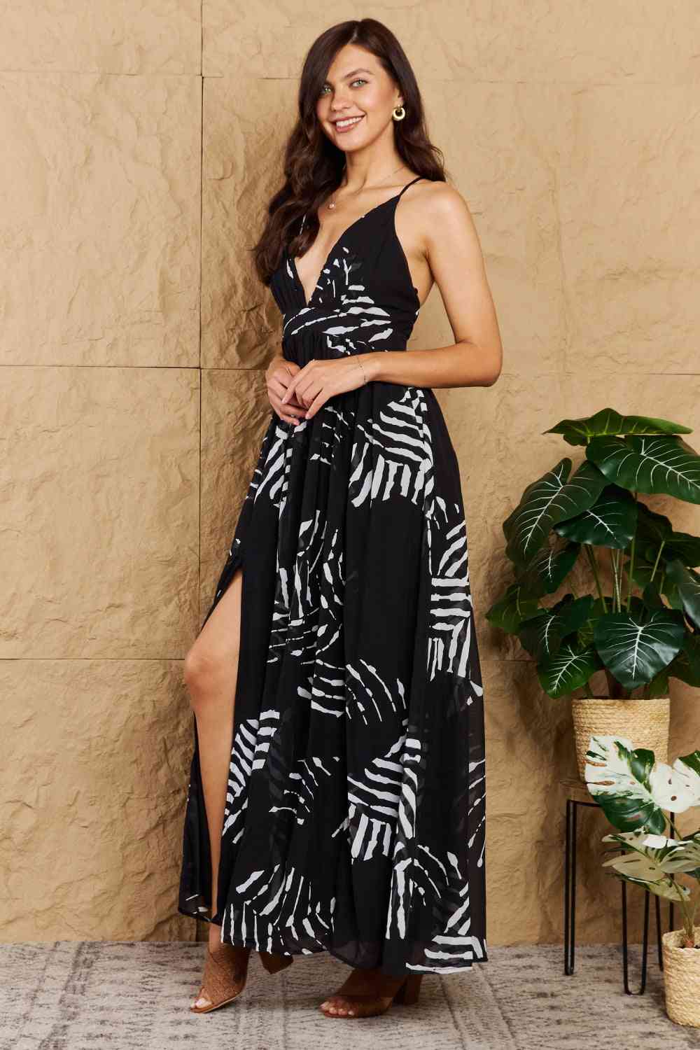 OneTheLand  Black Leaf Printed Maxi Dress